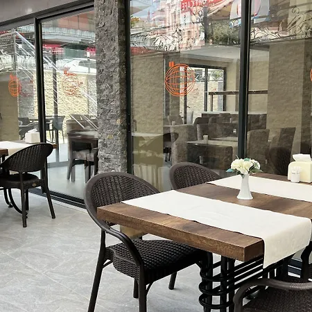 Miss Cleopatra Hotel